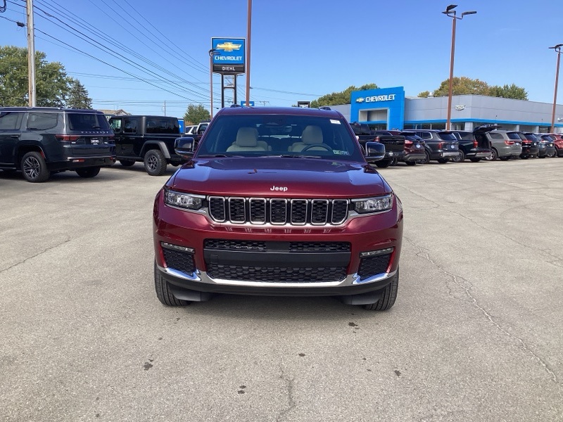 2025 Jeep Grand Cherokee Limited photo 2