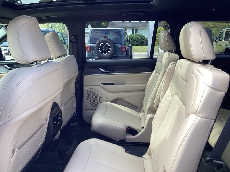 New 2025 Jeep Grand Cherokee L SUV