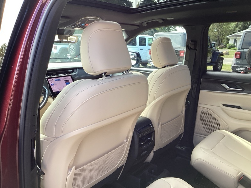 New 2025 Jeep Grand Cherokee L SUV
