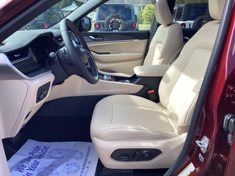New 2025 Jeep Grand Cherokee L SUV