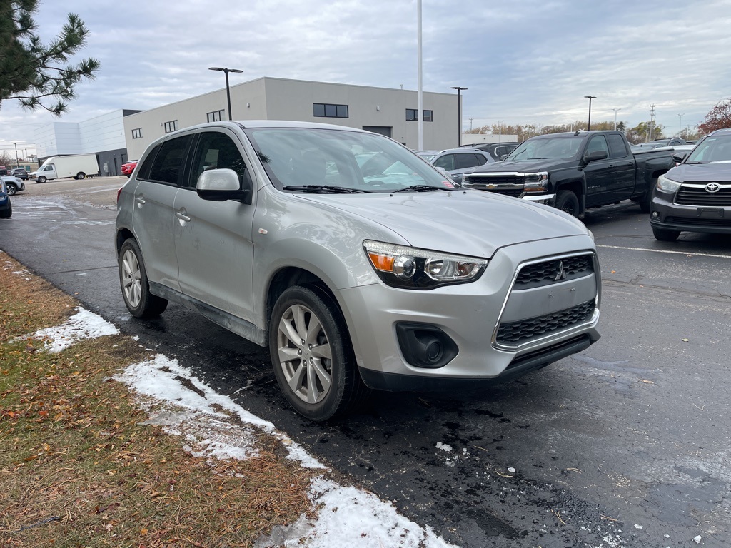 2013 Mitsubishi Outlander Sport ES photo 3