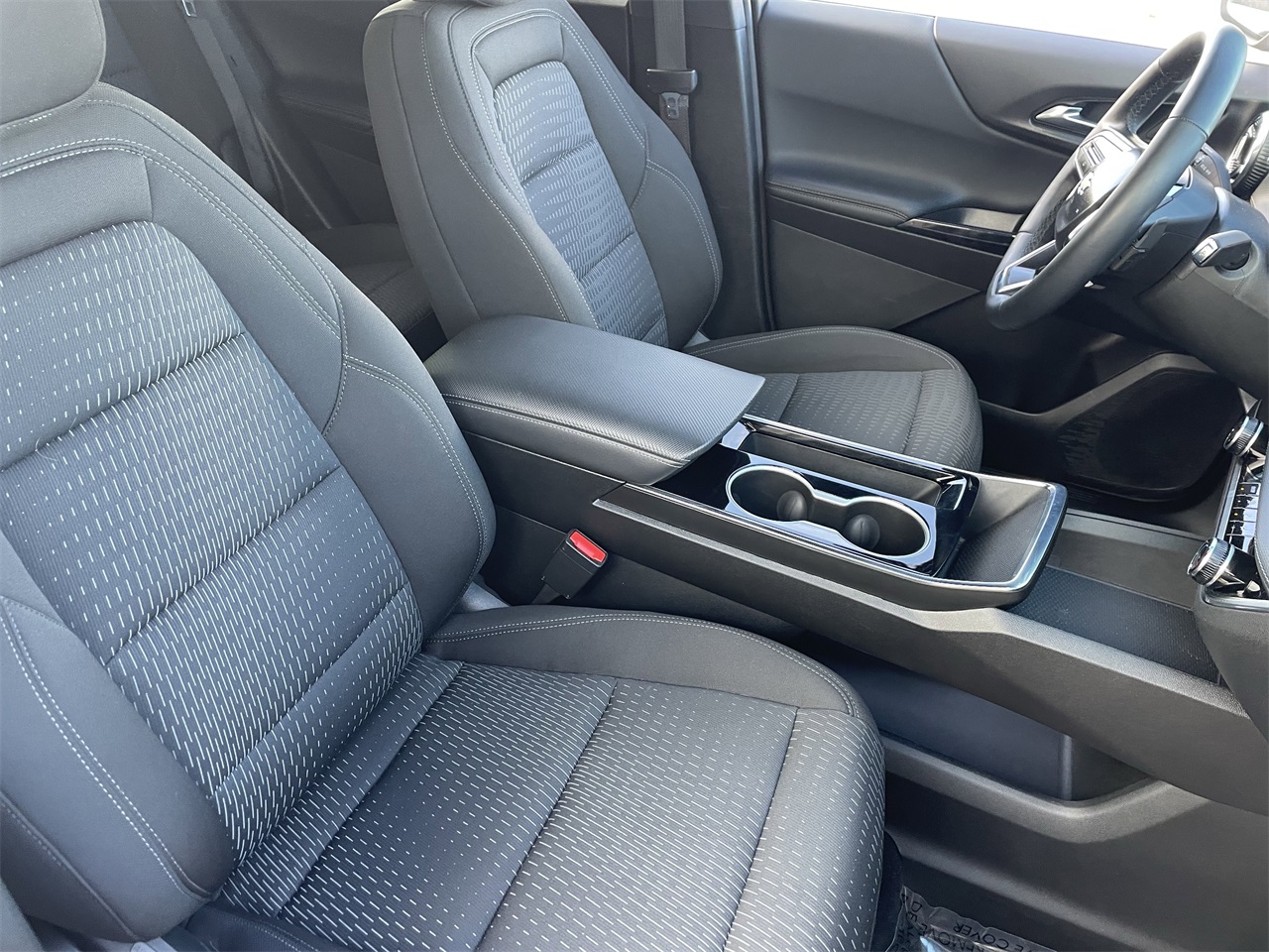 used 2025 Chevrolet Equinox car, priced at $25,465