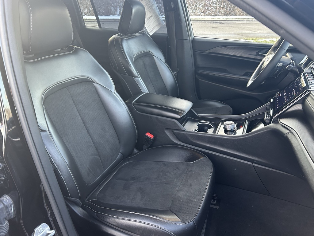 used 2024 Jeep Grand Cherokee L car, priced at $29,374