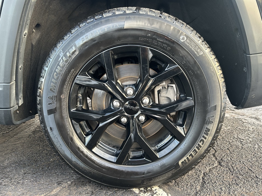 used 2024 Jeep Grand Cherokee L car, priced at $29,374