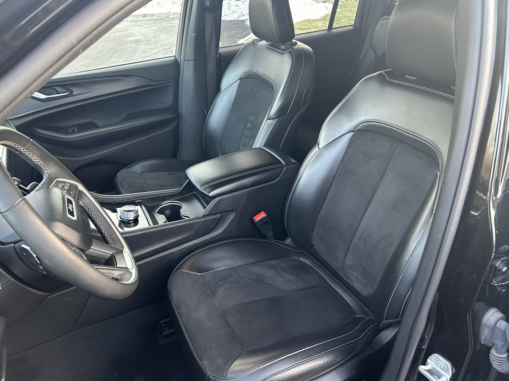 used 2024 Jeep Grand Cherokee L car, priced at $29,374