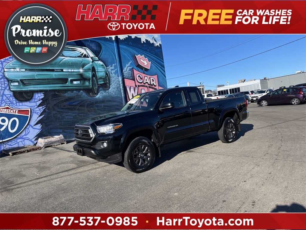 2022 Toyota Tacoma SR5's photo