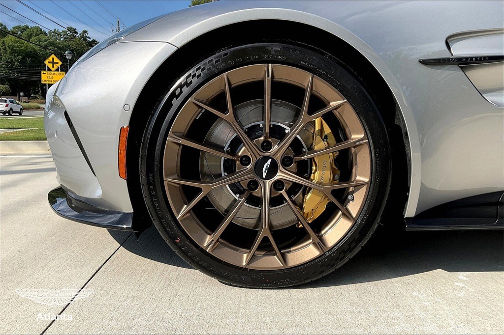 2025 Aston Martin Vantage RWD Coupe