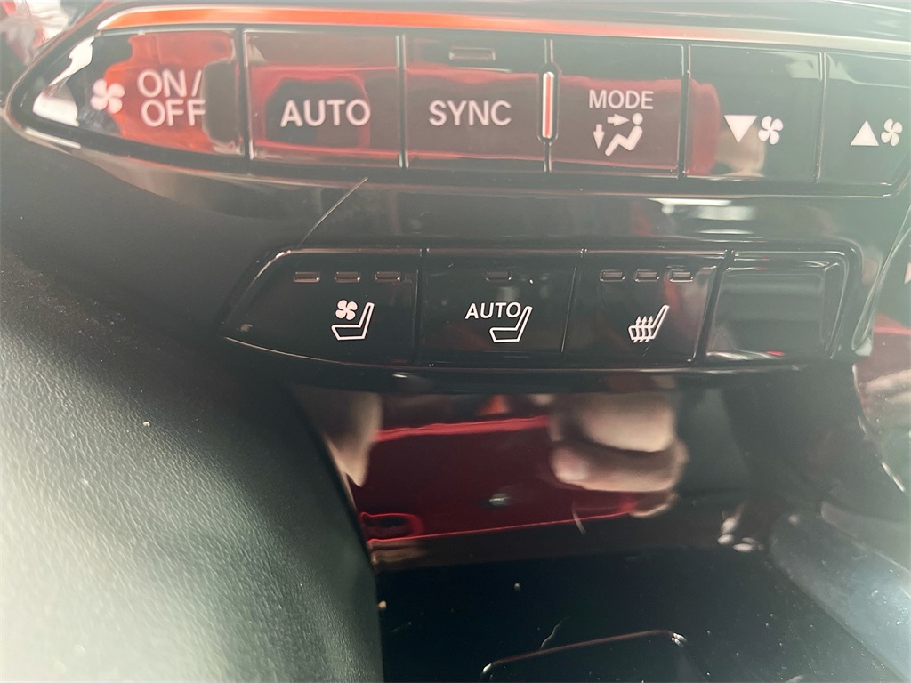 2024 Acura MDX SH-AWD Advance photo 17