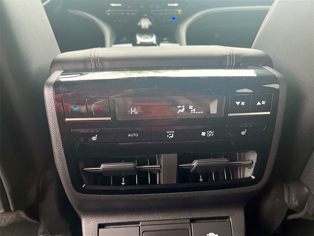 2024 Acura MDX SH-AWD Advance photo 23