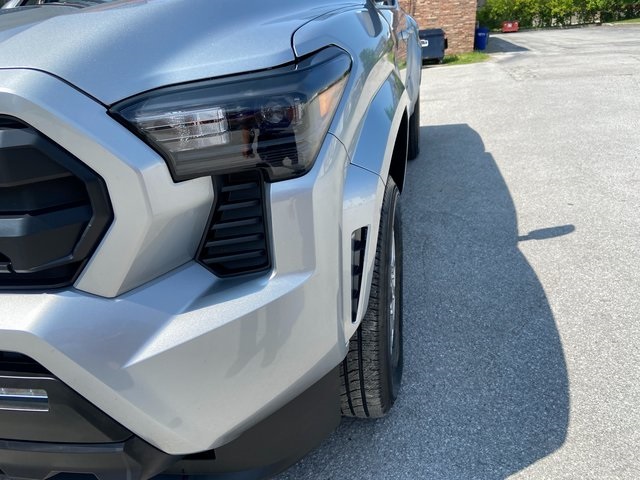 2024 Toyota Tacoma SR5 photo 10