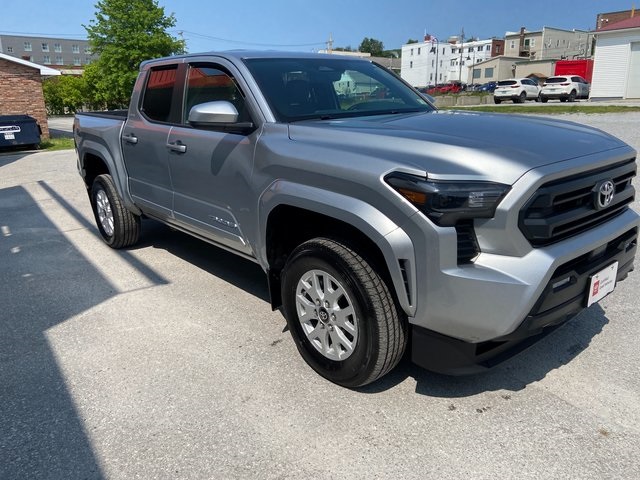 2024 Toyota Tacoma SR5 photo 3