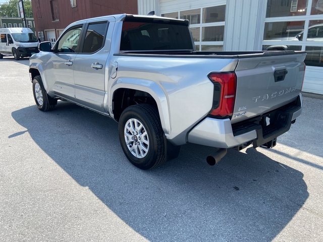 2024 Toyota Tacoma SR5 photo 8