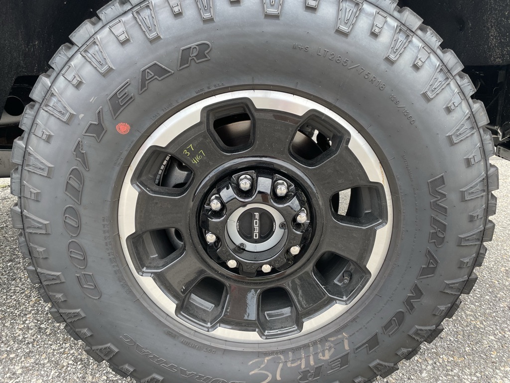 2025 Ford F-250 Lariat photo 4