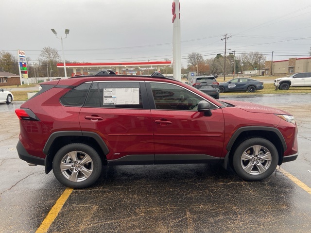 2025 Toyota RAV4 Hybrid LE photo 4