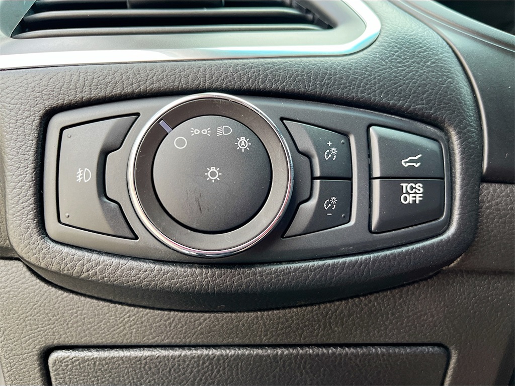 2022 Ford Edge Titanium photo 10
