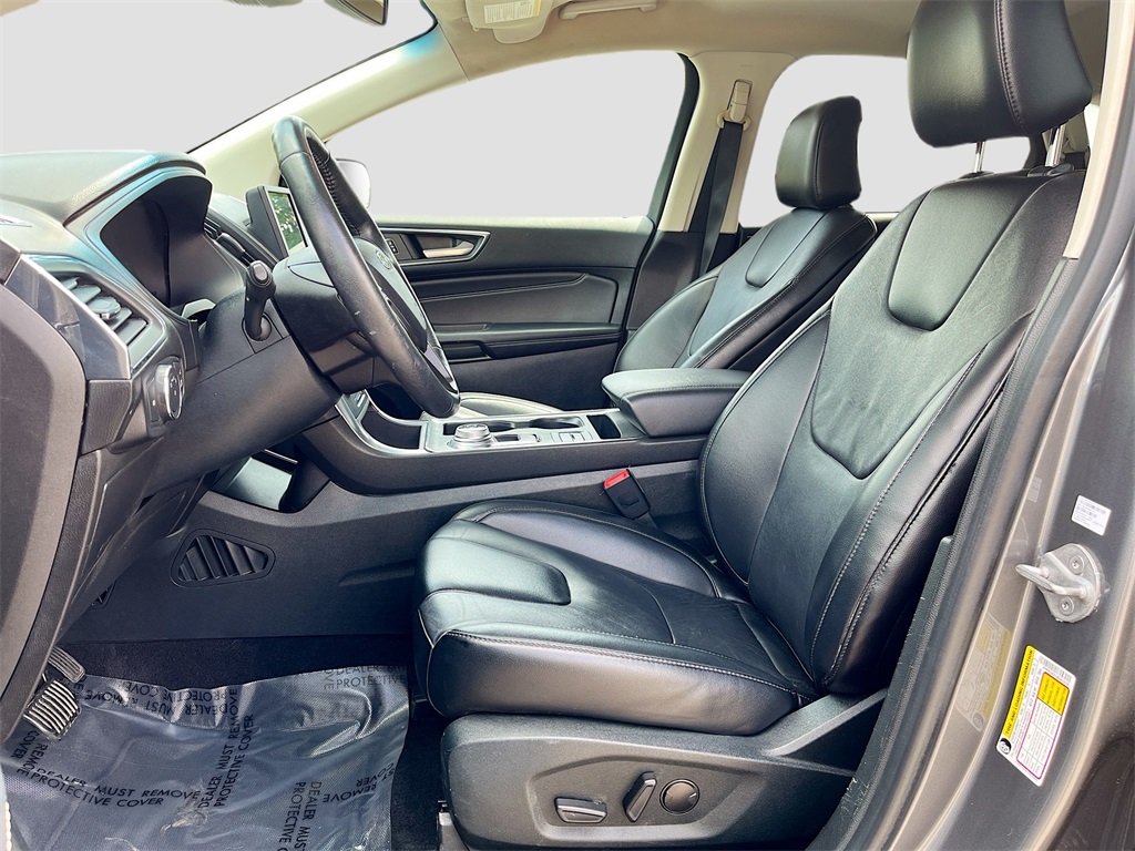 2022 Ford Edge Titanium photo 18