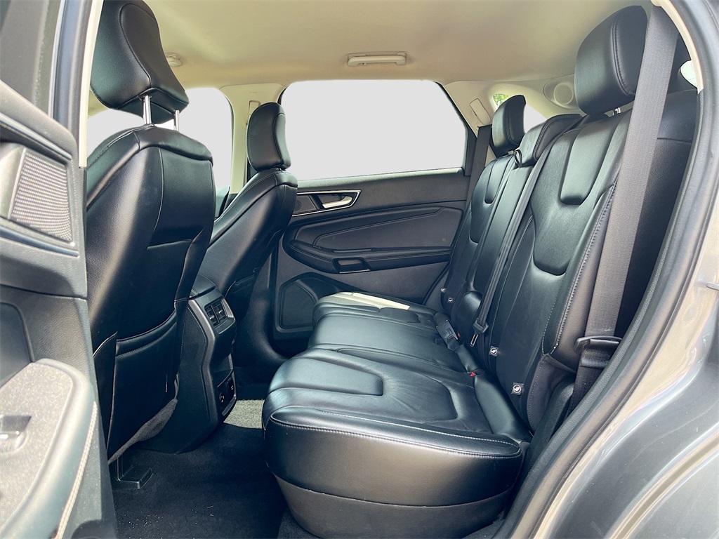 2022 Ford Edge Titanium photo 21