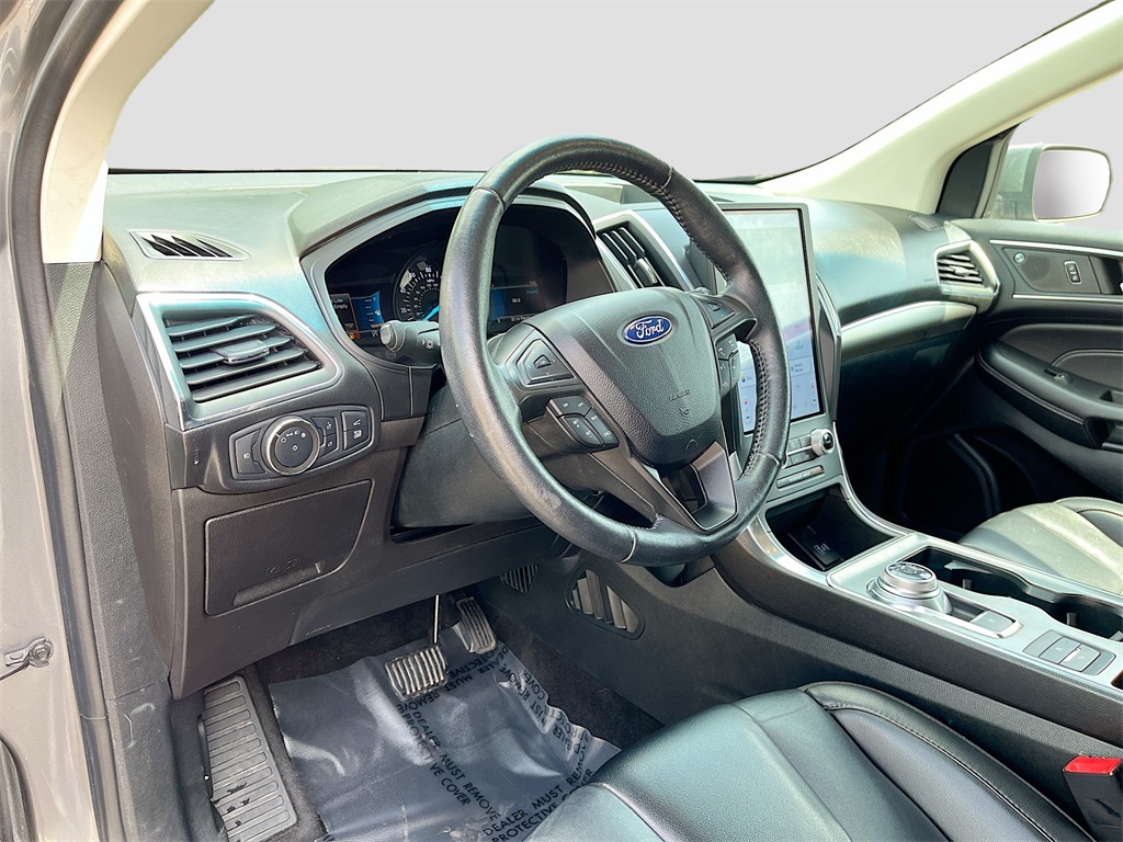 2022 Ford Edge Titanium photo 9