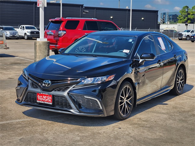 2024 Toyota Camry SE photo 3