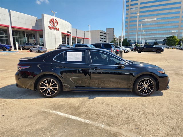 2024 Toyota Camry SE photo 4