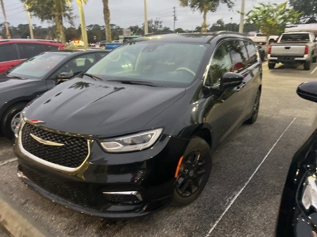 2022 Chrysler Pacifica Touring L's photo