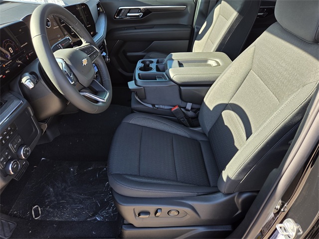 2026 Chevrolet Tahoe LS photo 3