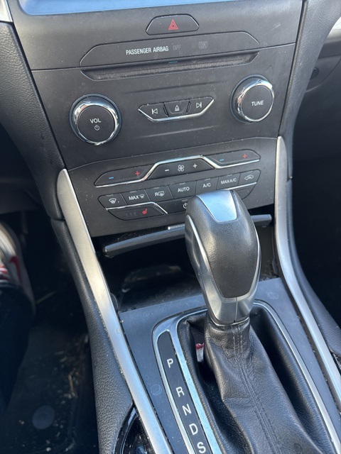 2017 Ford Edge SEL photo 3