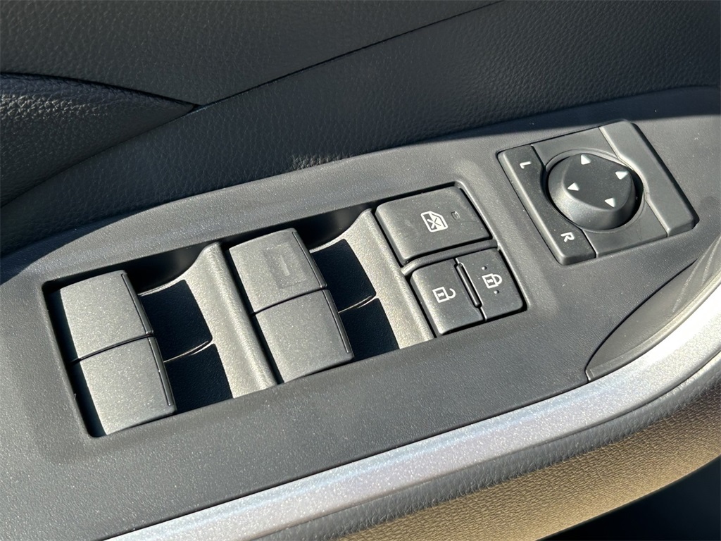 2025 Toyota RAV4 Hybrid LE photo 14