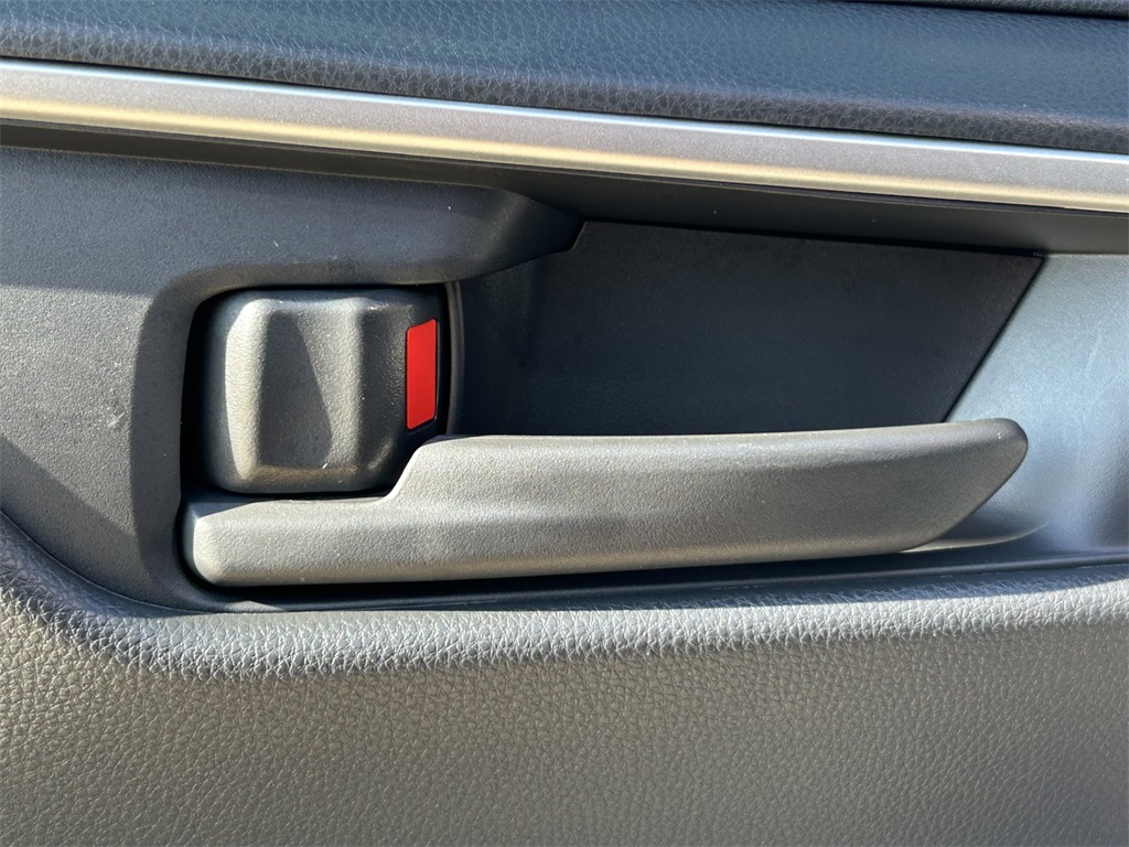 2025 Toyota RAV4 Hybrid LE photo 15