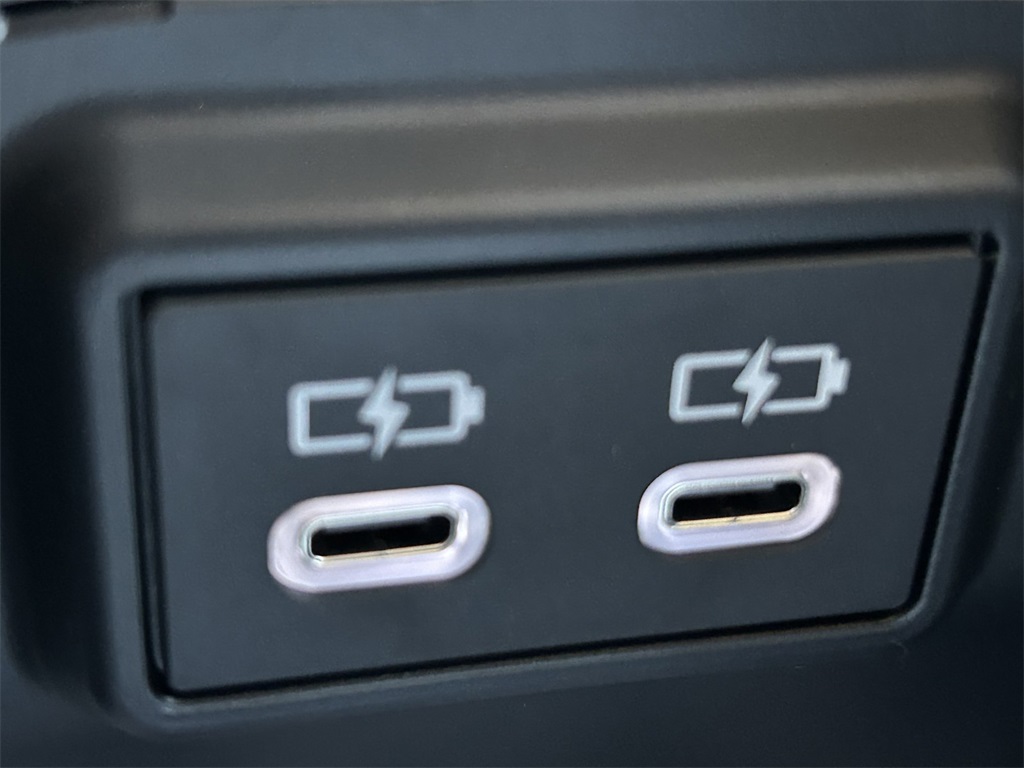 2025 Toyota RAV4 Hybrid LE photo 21