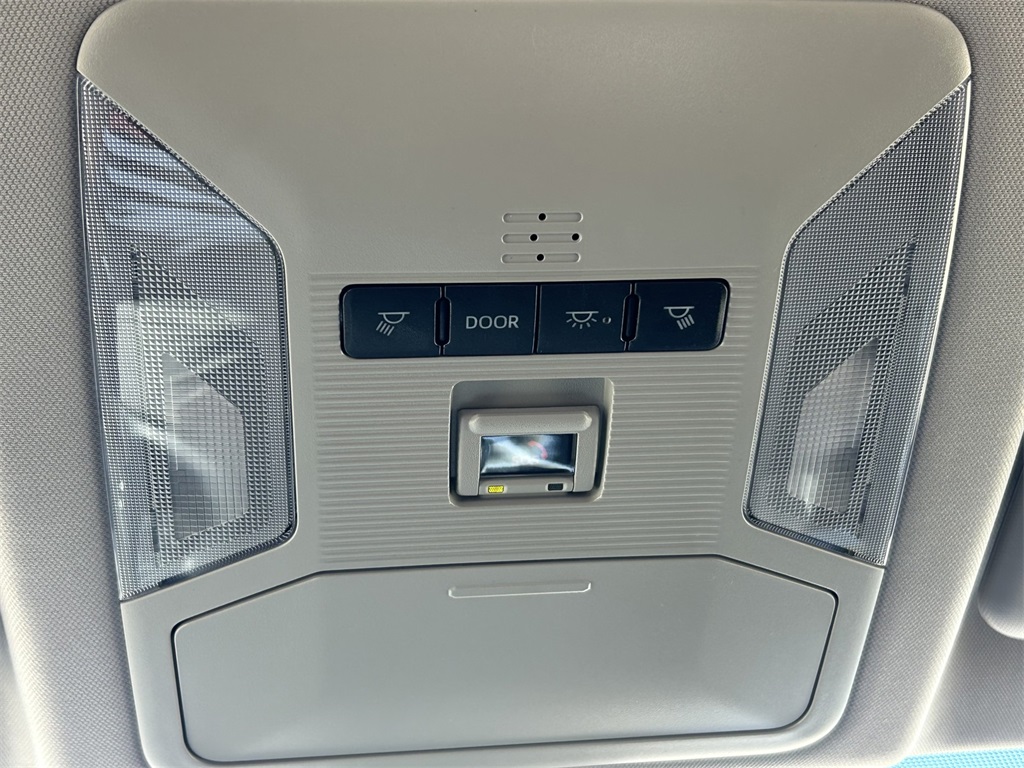 2025 Toyota RAV4 Hybrid LE photo 22