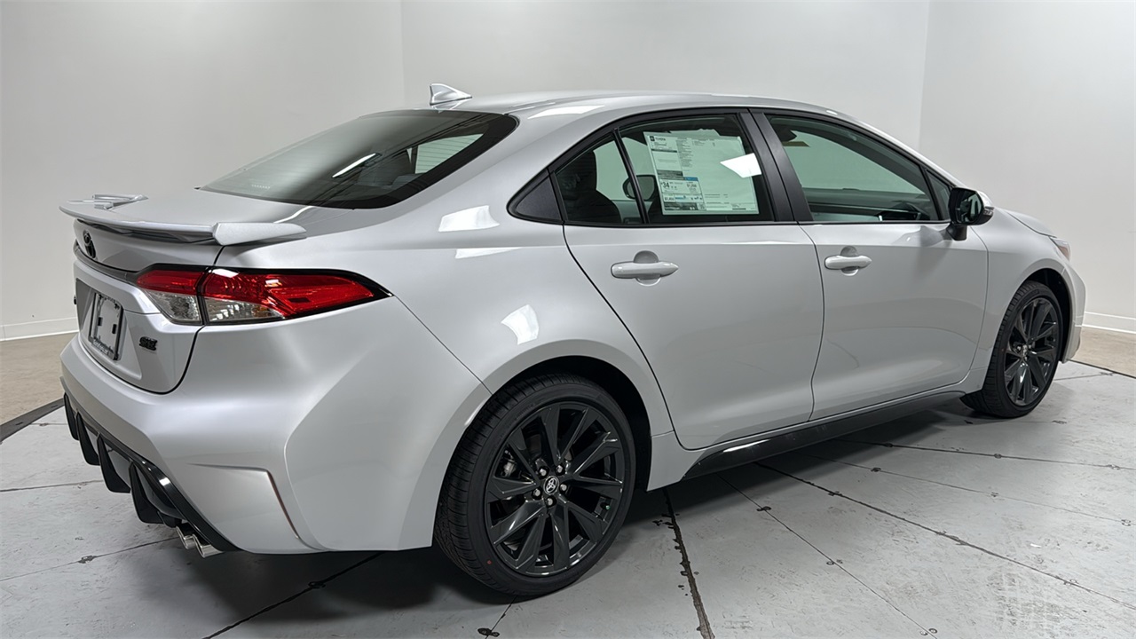 2026 Toyota Corolla SE photo 4