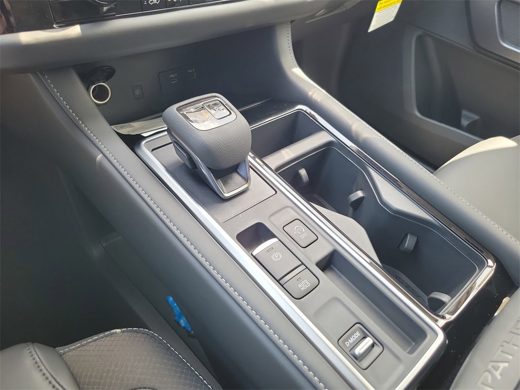 2025 Gun Metallic Nissan Pathfinder SL FWD SUV