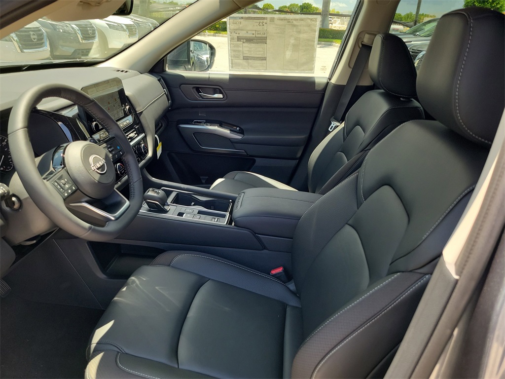 2025 Gun Metallic Nissan Pathfinder SL FWD SUV