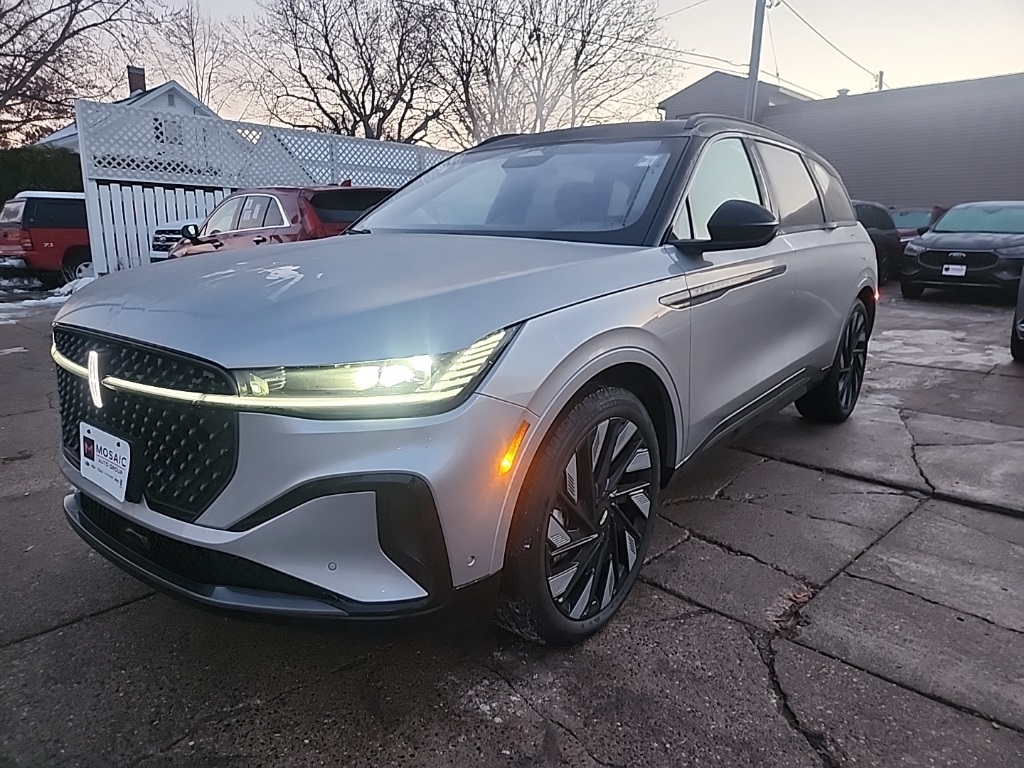 Used 2024 Lincoln Nautilus Reserve SUVs