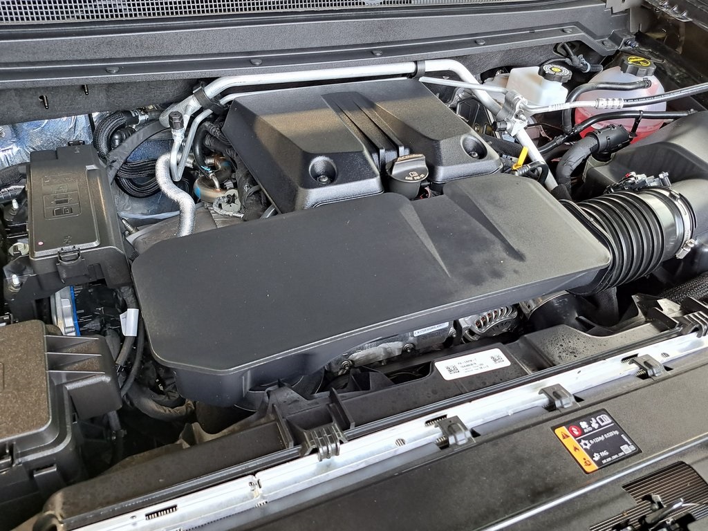 2025 Chevrolet Colorado Z71 4D Crew Cab 4WD 30