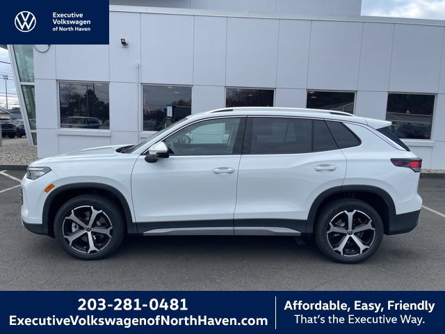 2026 Volkswagen Tiguan SE's photo