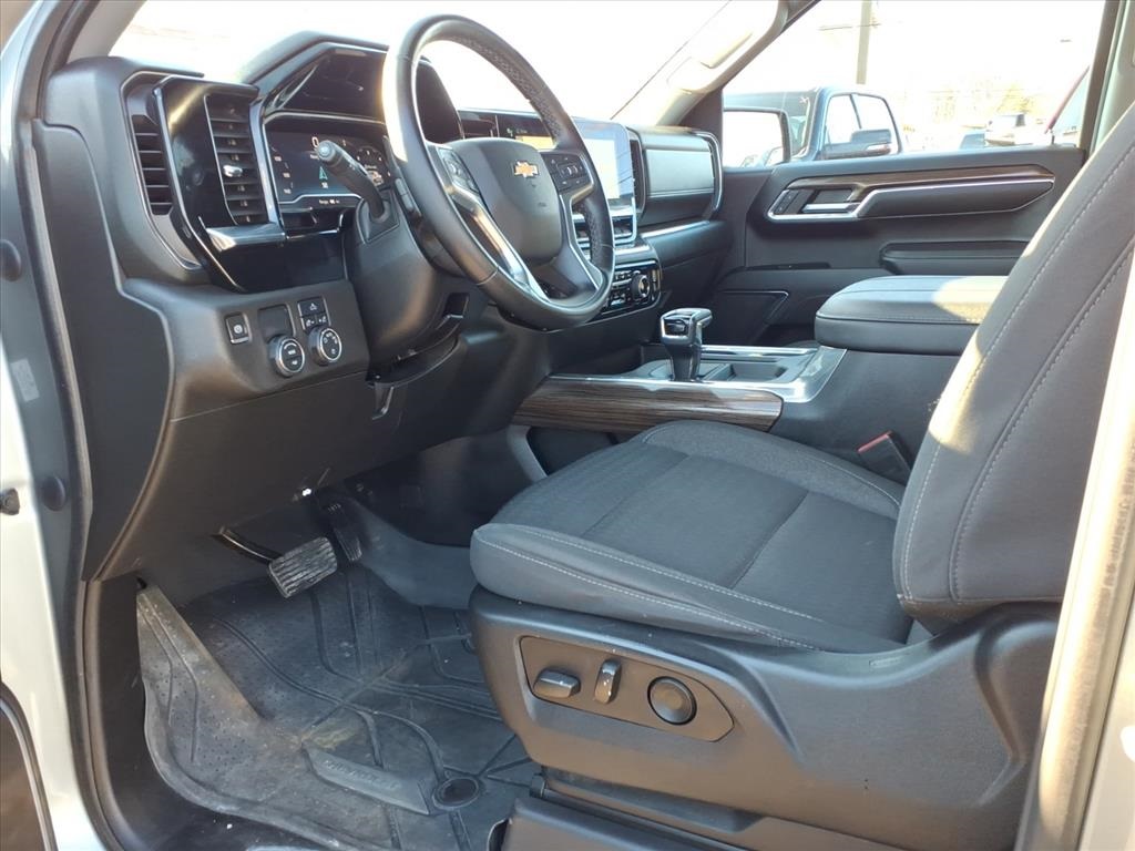 used 2023 Chevrolet Silverado 1500 car, priced at $29,900