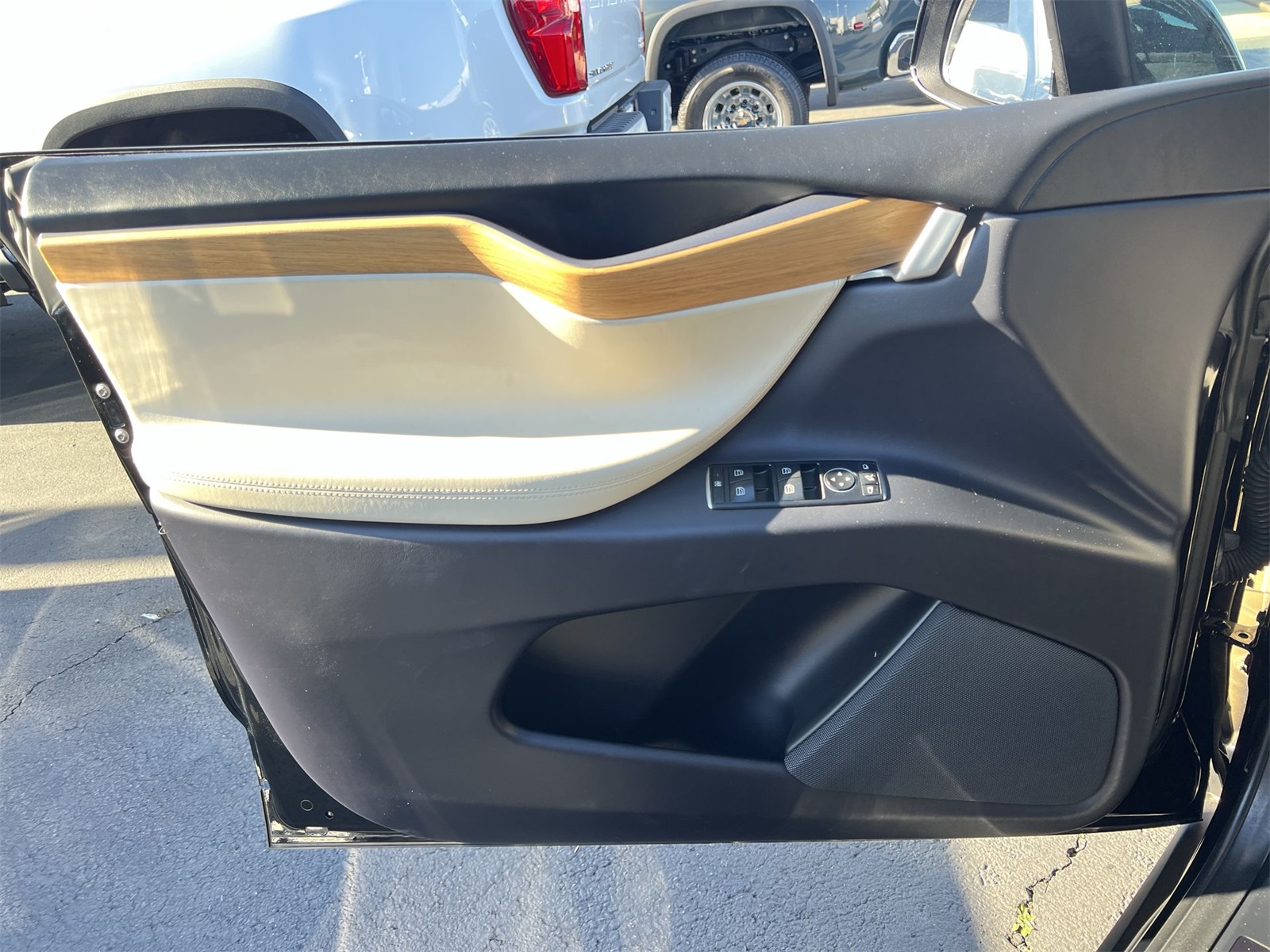 used 2019 Tesla Model X car, priced at $35,991