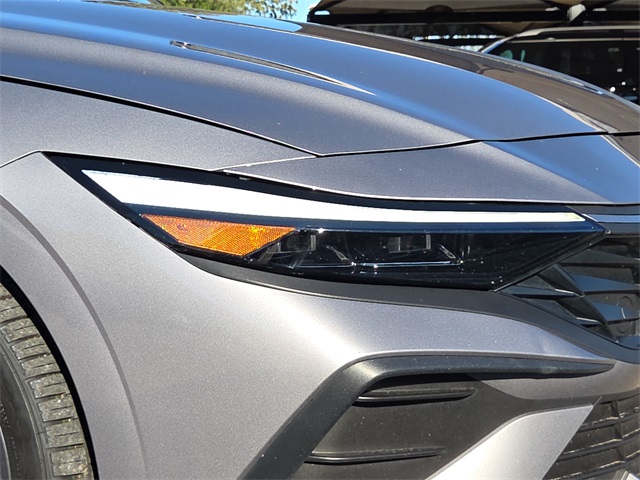 2025 Hyundai Elantra SEL Sport photo 4