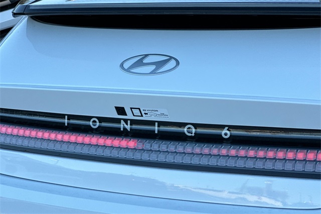 IONIQ 6 SE