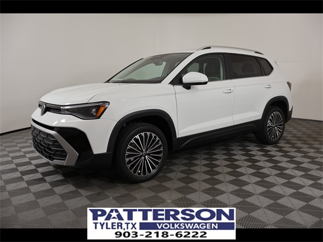 2025 Volkswagen Taos SE's photo