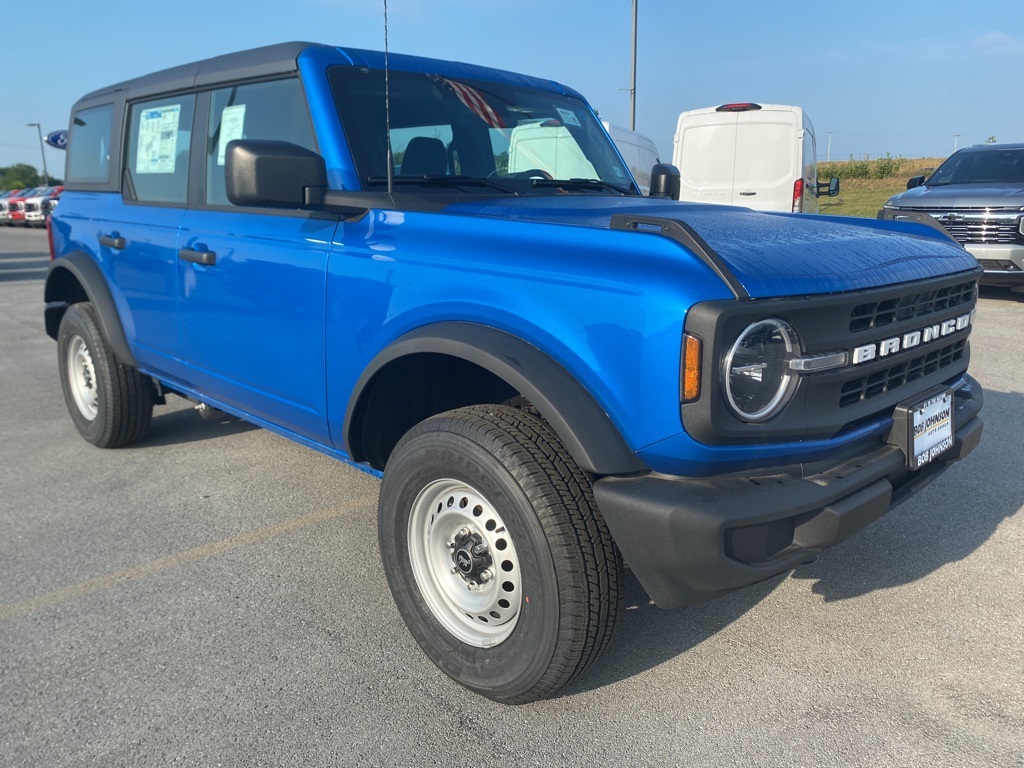 2025 Ford Bronco Base photo 2