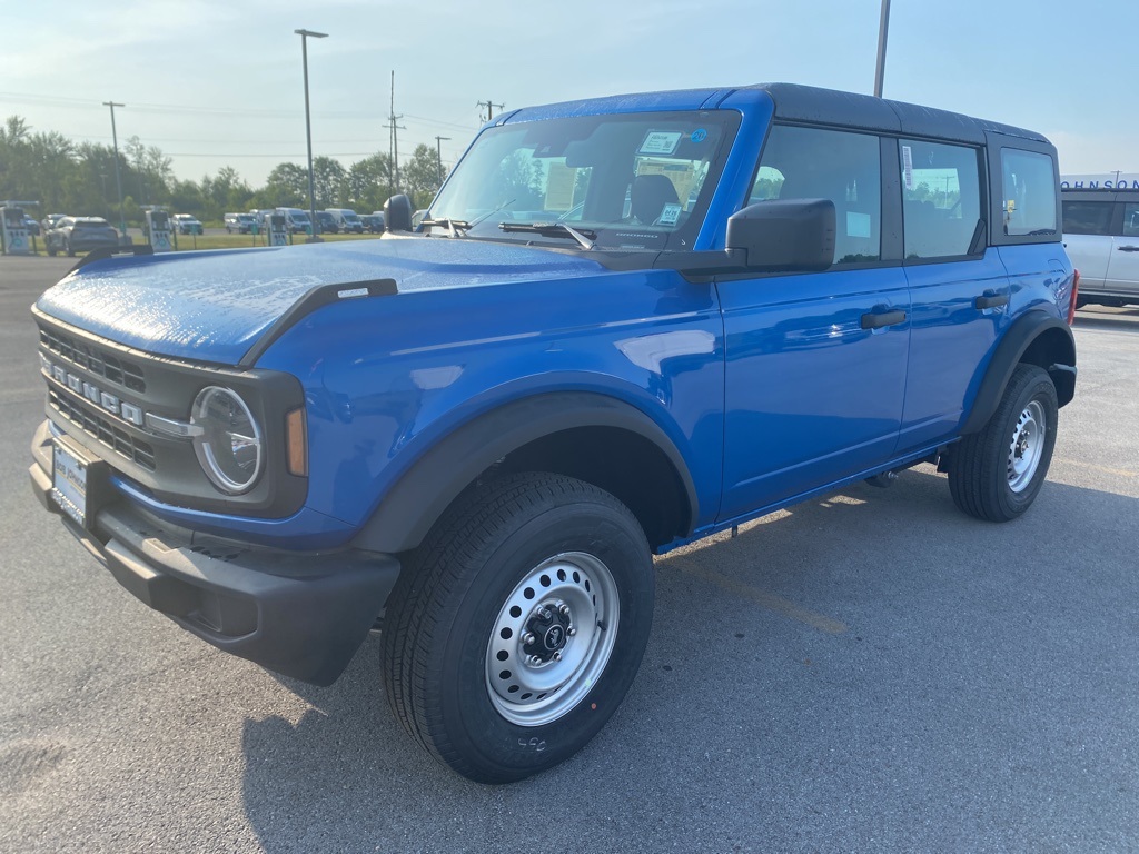 2025 Ford Bronco Base photo 4