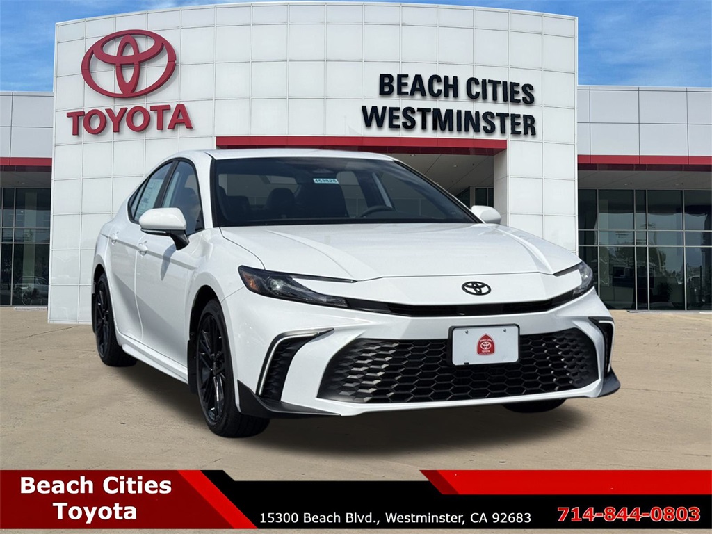 2025 Toyota Camry SE photo 3