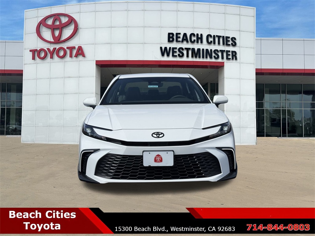 2025 Toyota Camry SE photo 4