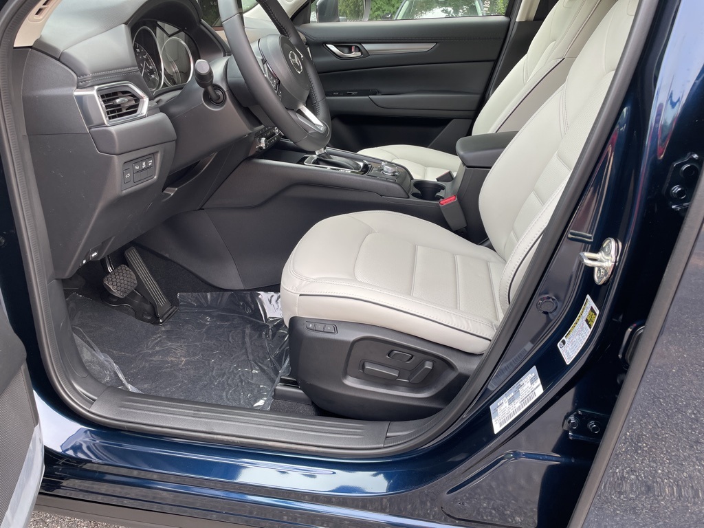 2025 Mazda CX-5 2.5 S Preferred photo 8