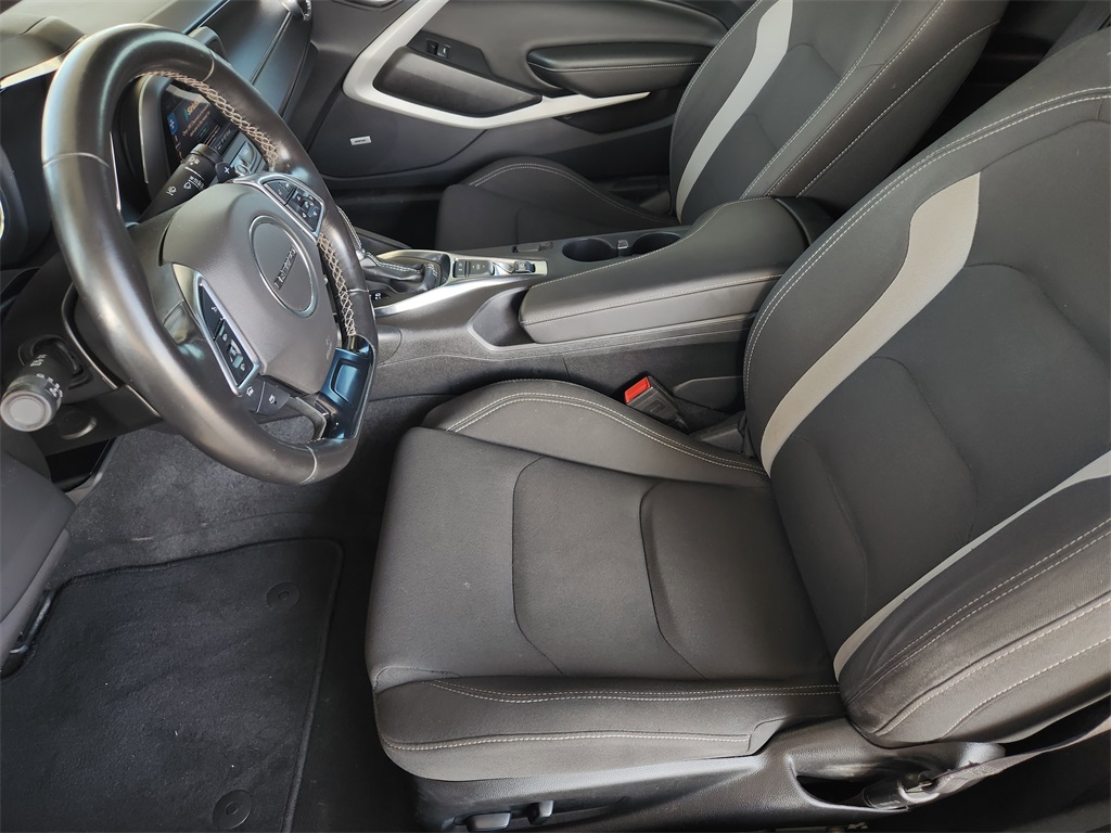 2020 Chevrolet Camaro 1LT photo 13