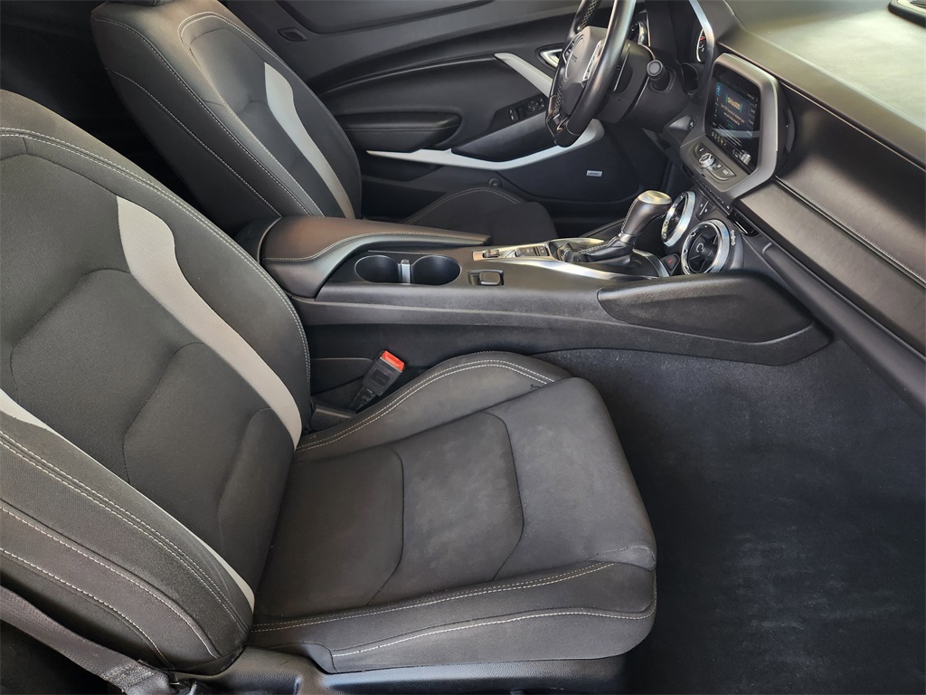 2020 Chevrolet Camaro 1LT photo 14