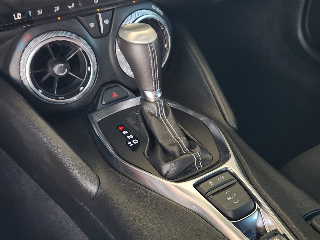 2020 Chevrolet Camaro 1LT photo 19